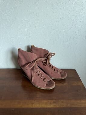UGG Elyse Red Suede Leather Lace Up Peep Toe Ankle Boot Womens 9 Fall Harvest